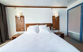 Inn Ozz
